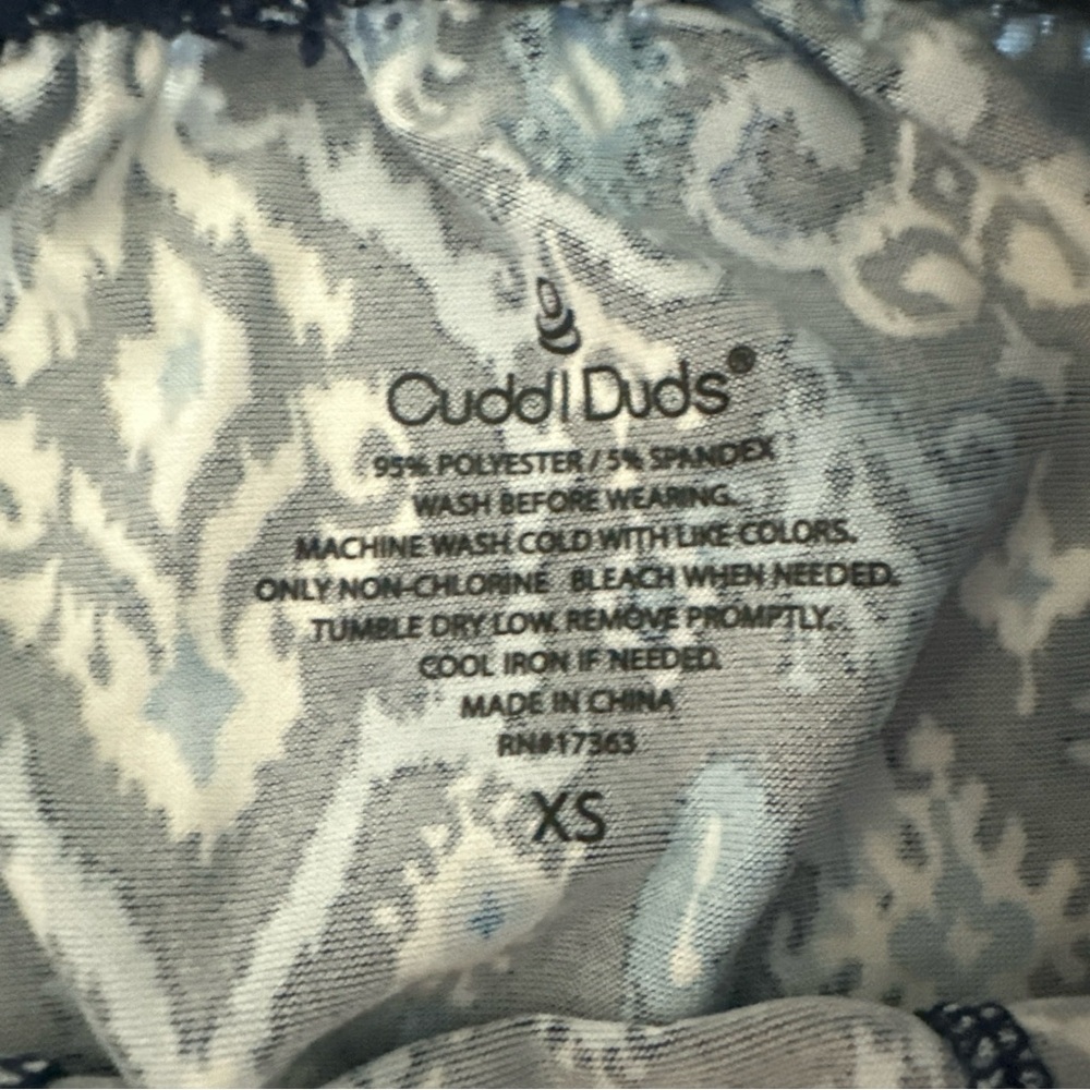 Cuddl Duds Navy Top with Blue Patterned Pajama Pants extra small with pockets - Picture 3 of 9
